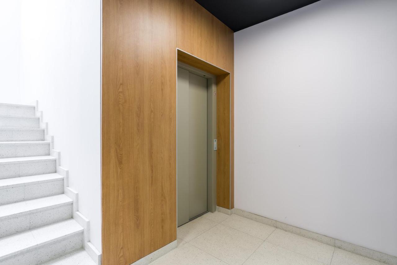 Warta Residence Apartments By Noclegi Renters بوزنان المظهر الخارجي الصورة