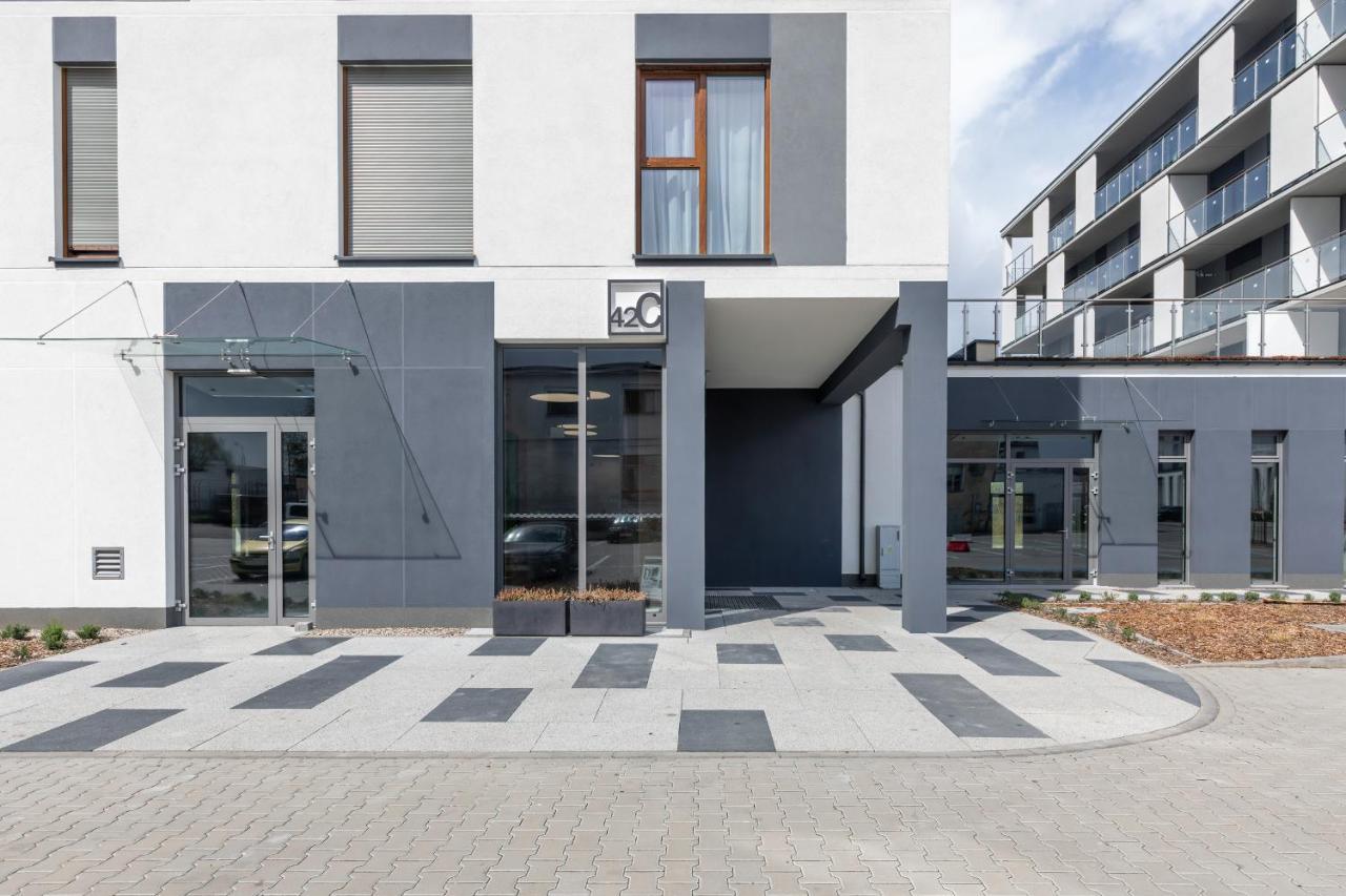 Warta Residence Apartments By Noclegi Renters بوزنان المظهر الخارجي الصورة